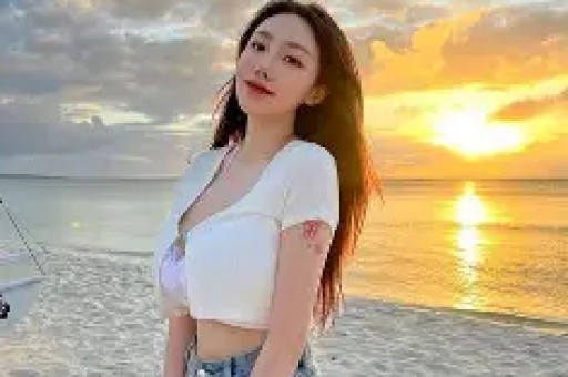知名女网红翻车每天收入几万礼物却被曝光是AI生成的人物