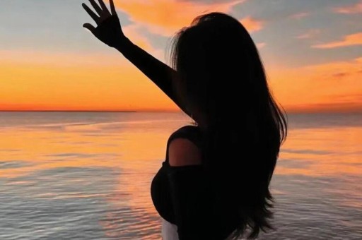 从“嫁给自己”到负债50万：当独立女性被收割有些人缺的不是仪式感是底线