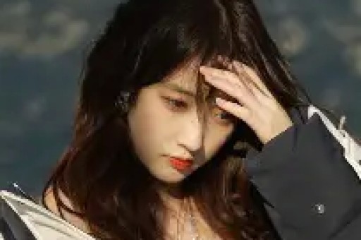 军官给女特务授课竟趁机大发女特务惨了