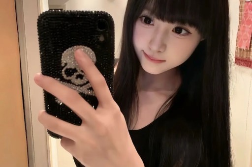 曝55岁柳云龙出轨十数年在妻眼皮底下偷情知情人称小三住对门
